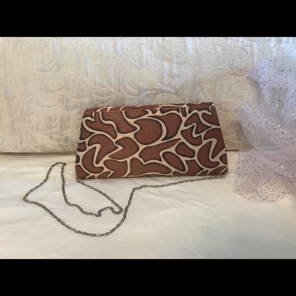 Animal Print Clutch with Chain Strap. - Picture 5 of 7